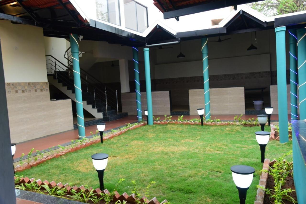 M G Residency Chikmagalūr Exterior foto